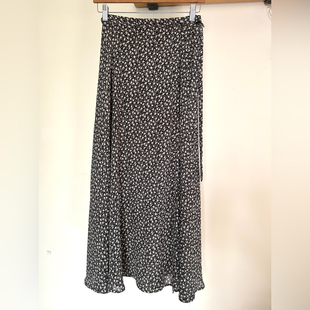 90’s Express Ditsy Floral Maxi Wrap Skirt size Medium
